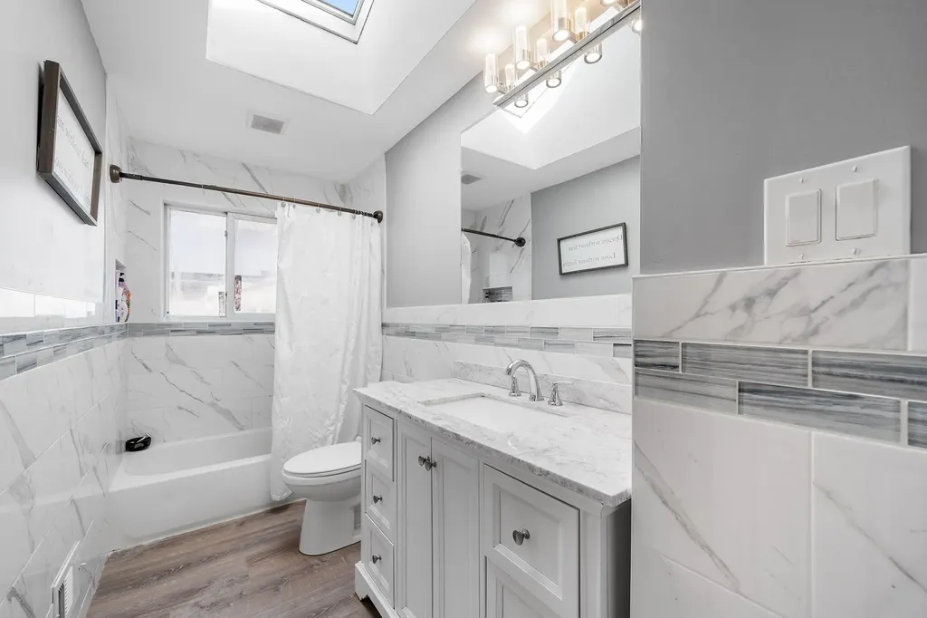 747 Broadway Brentwood NY 11717