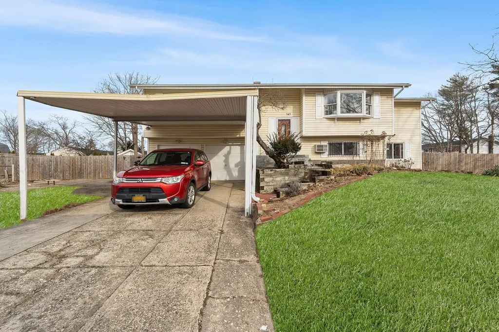 747 Broadway Brentwood NY 11717