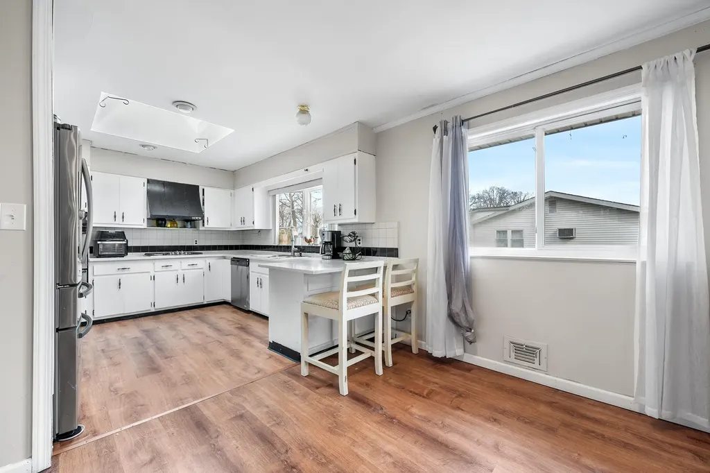 747 Broadway Brentwood NY 11717
