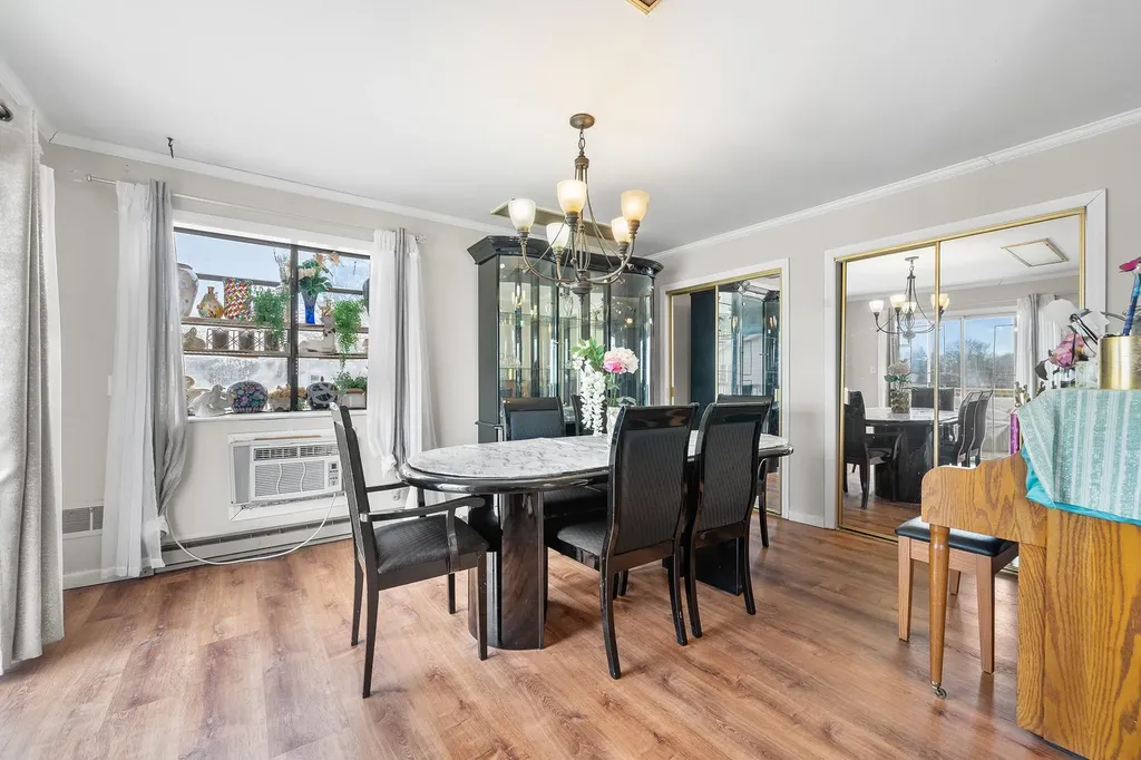 747 Broadway Brentwood NY 11717