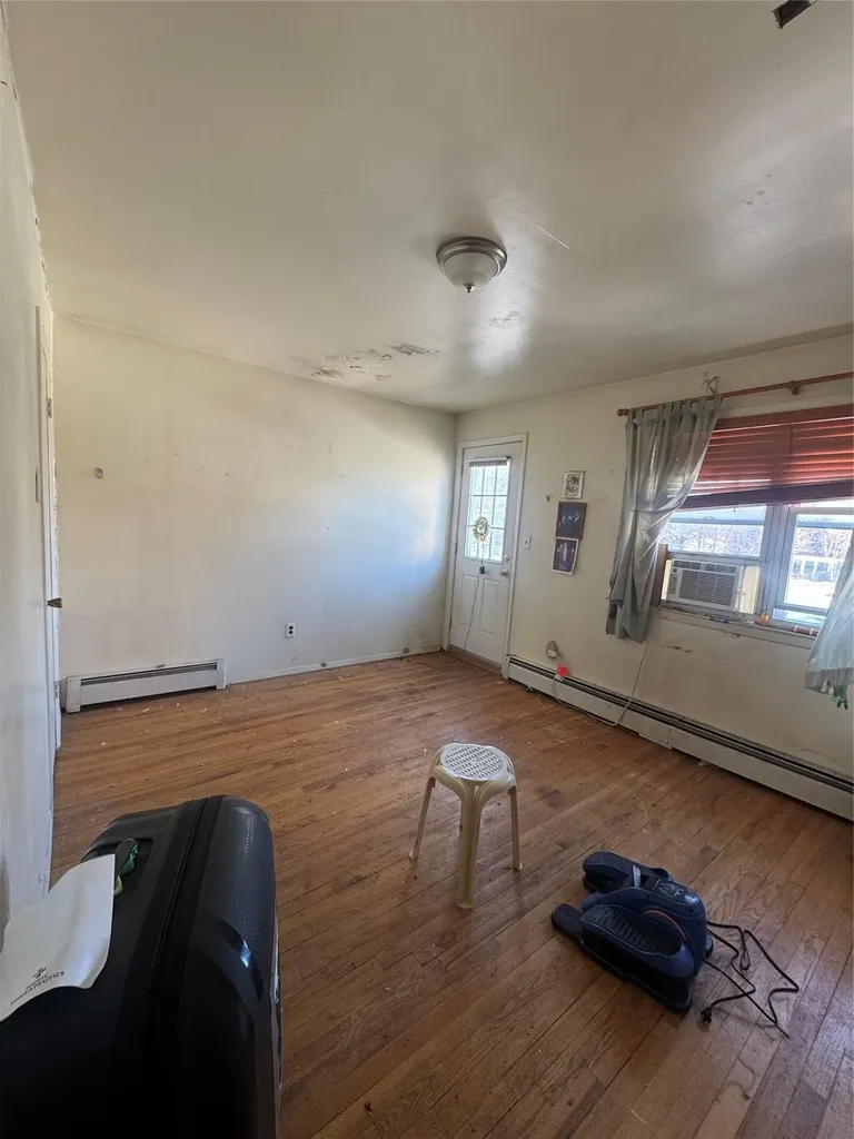 2070 Randall Avenue Bronx NY 10473