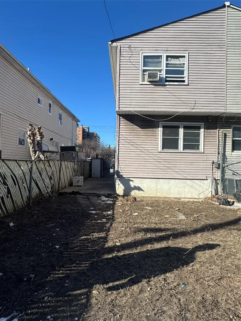2070 Randall Avenue Bronx NY 10473