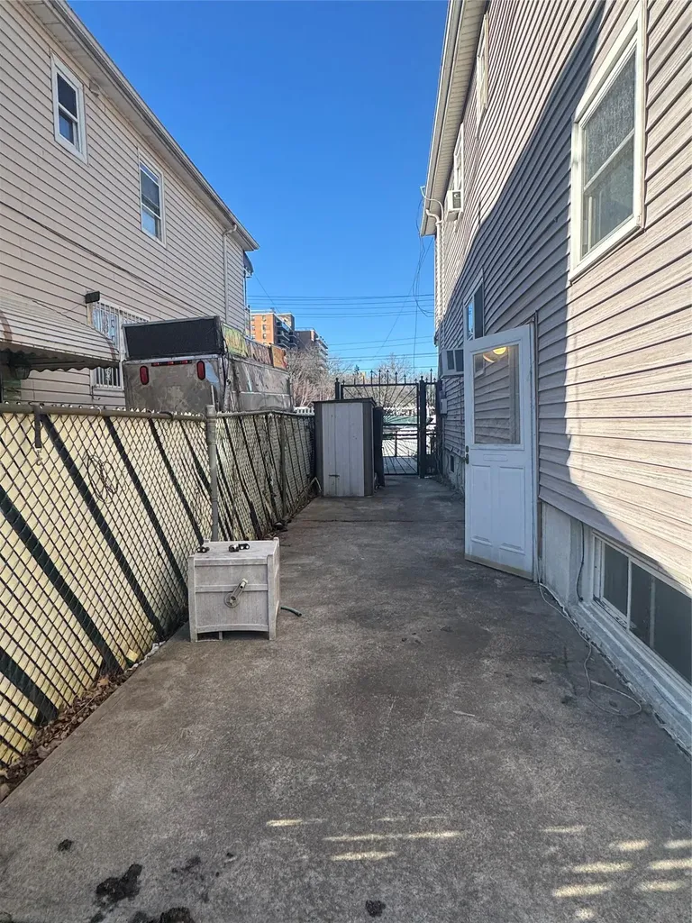 2070 Randall Avenue Bronx NY 10473