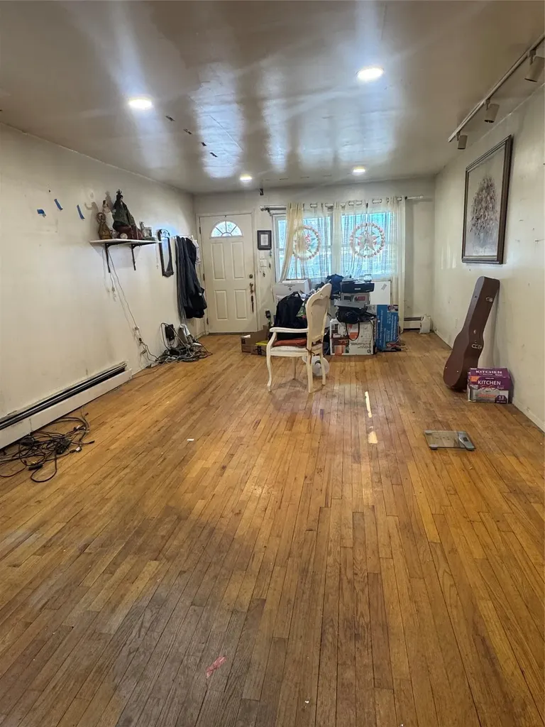 2070 Randall Avenue Bronx NY 10473