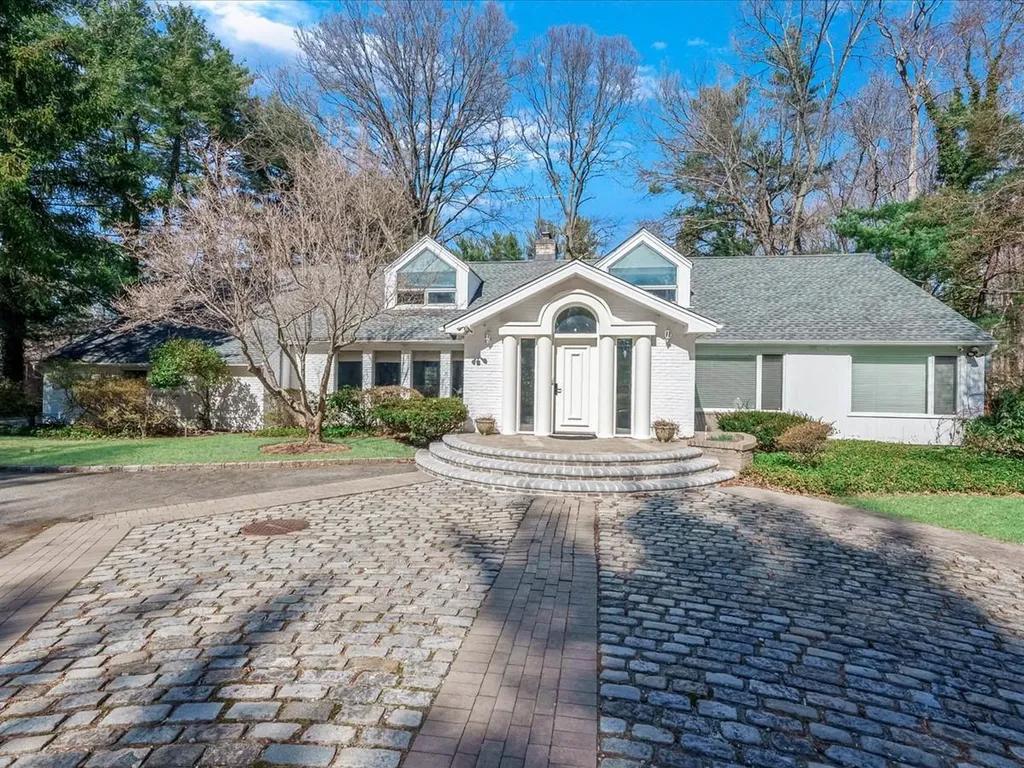 7 Hewlett Drive Old Westbury NY 11568