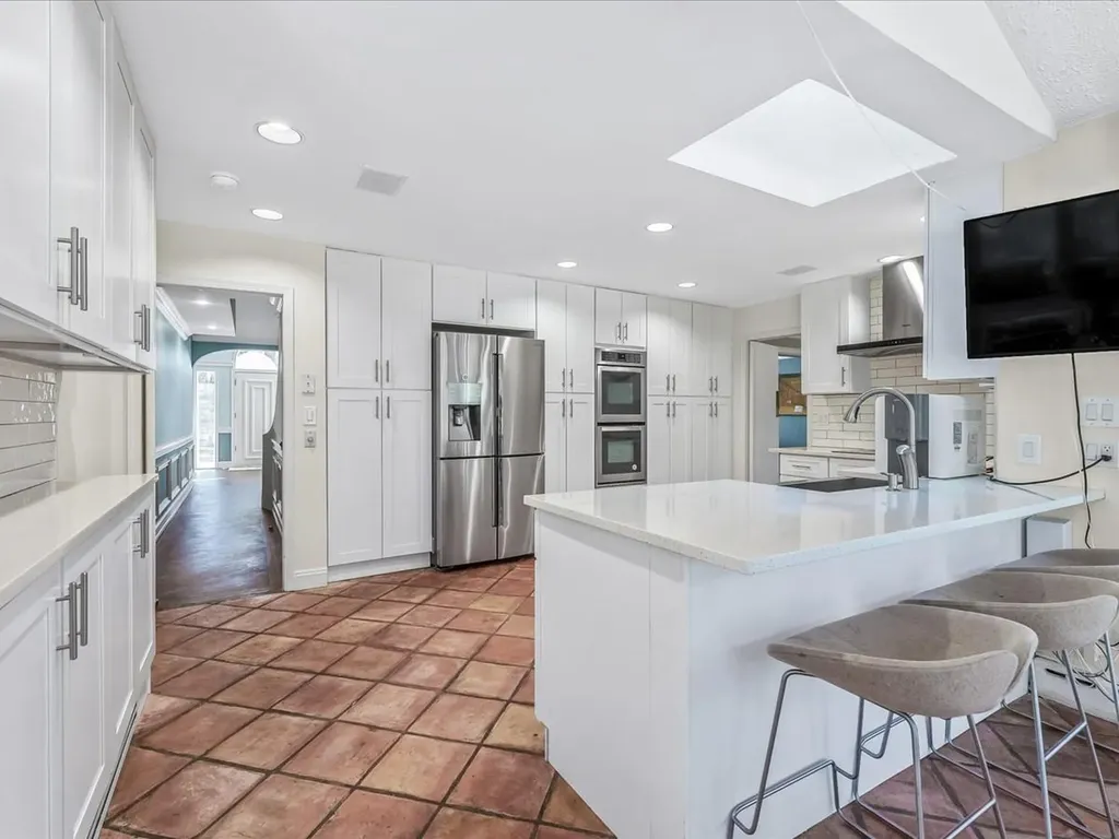 7 Hewlett Drive Old Westbury NY 11568