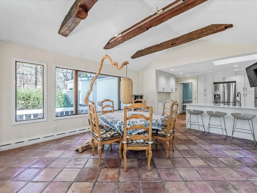 7 Hewlett Drive Old Westbury NY 11568