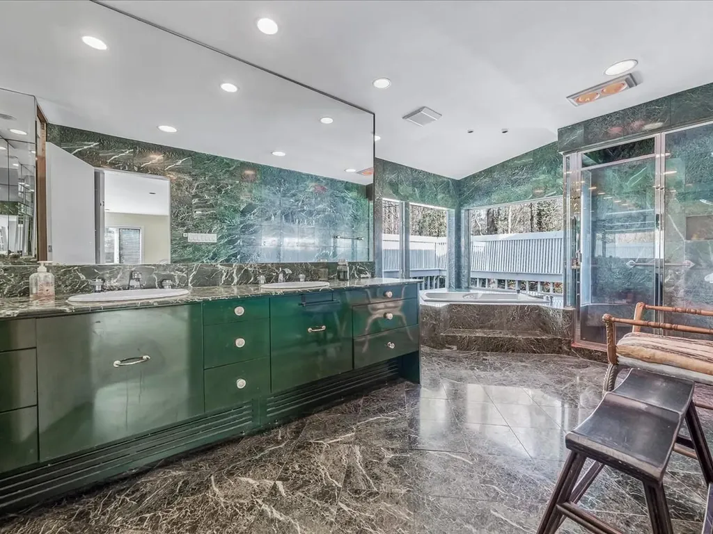 7 Hewlett Drive Old Westbury NY 11568