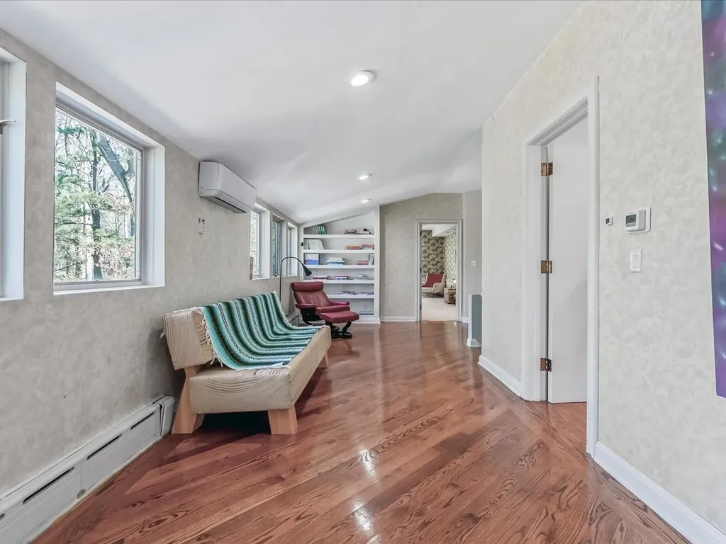 7 Hewlett Drive Old Westbury NY 11568