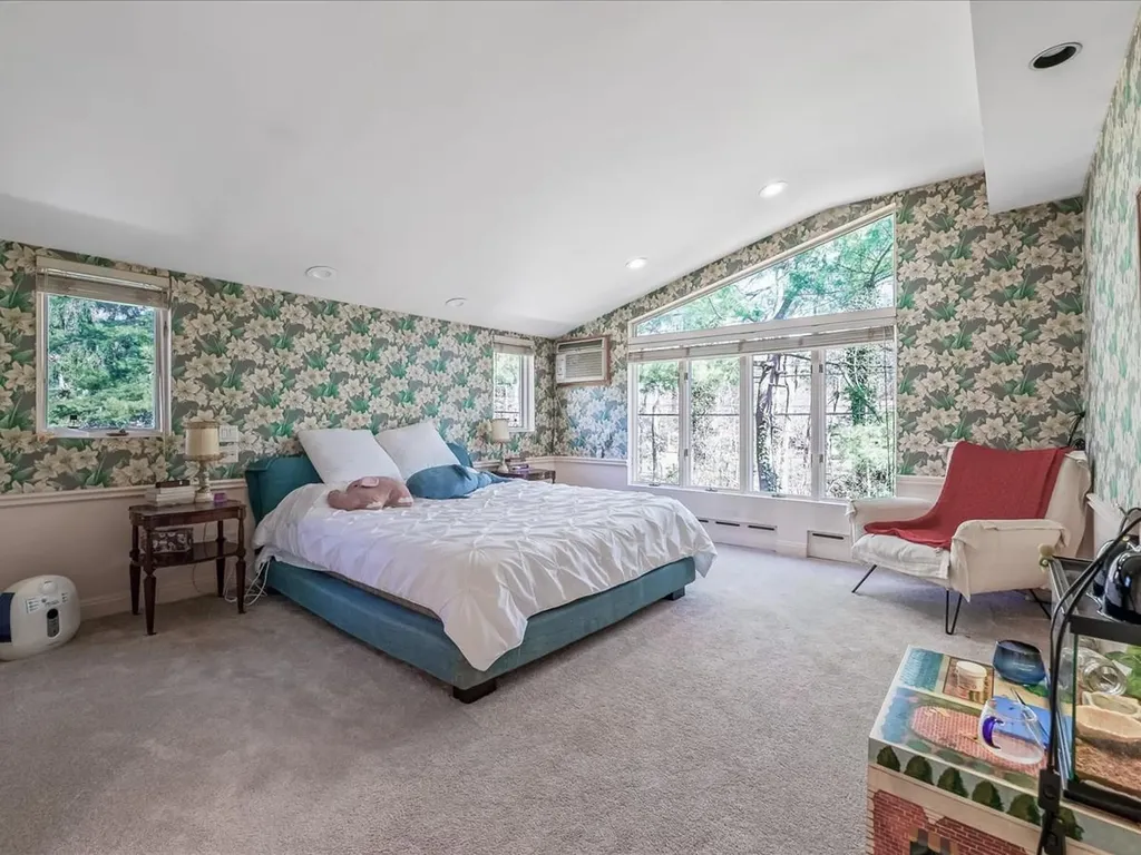 7 Hewlett Drive Old Westbury NY 11568