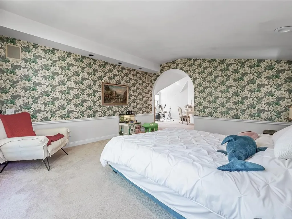7 Hewlett Drive Old Westbury NY 11568