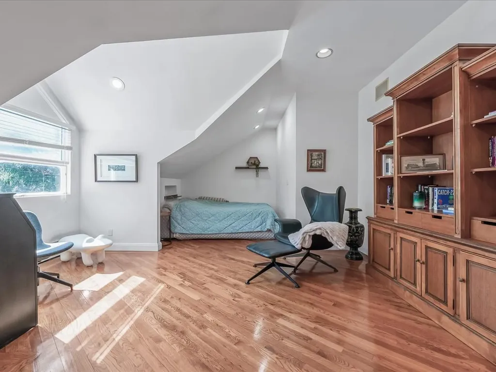 7 Hewlett Drive Old Westbury NY 11568