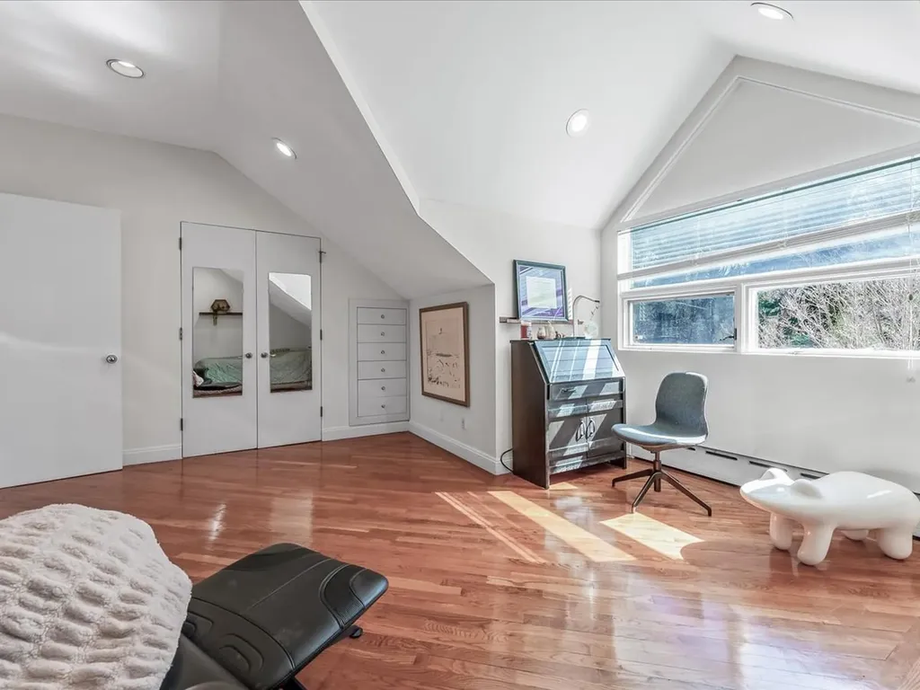 7 Hewlett Drive Old Westbury NY 11568