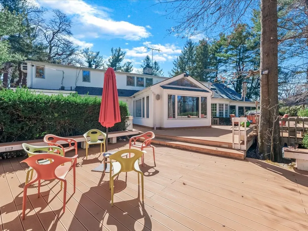 7 Hewlett Drive Old Westbury NY 11568