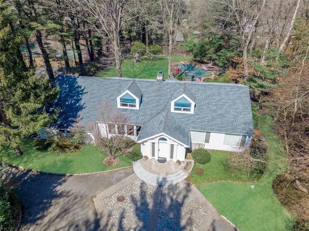 7 Hewlett Drive Old Westbury NY 11568