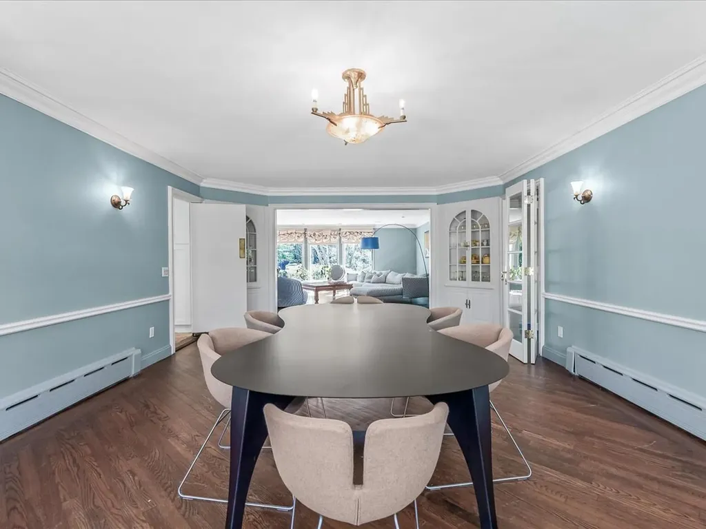 7 Hewlett Drive Old Westbury NY 11568