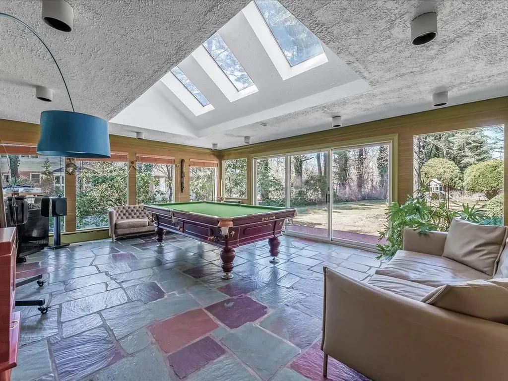 7 Hewlett Drive Old Westbury NY 11568