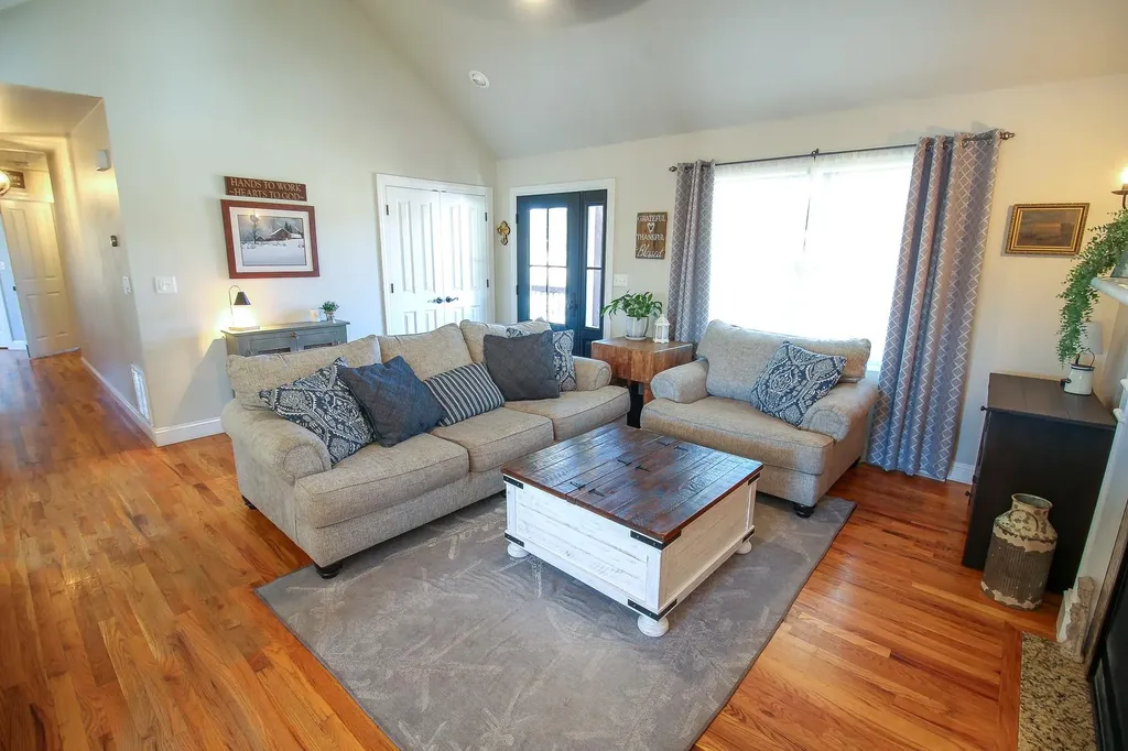174 Burlingham Road Pine Bush NY 12566