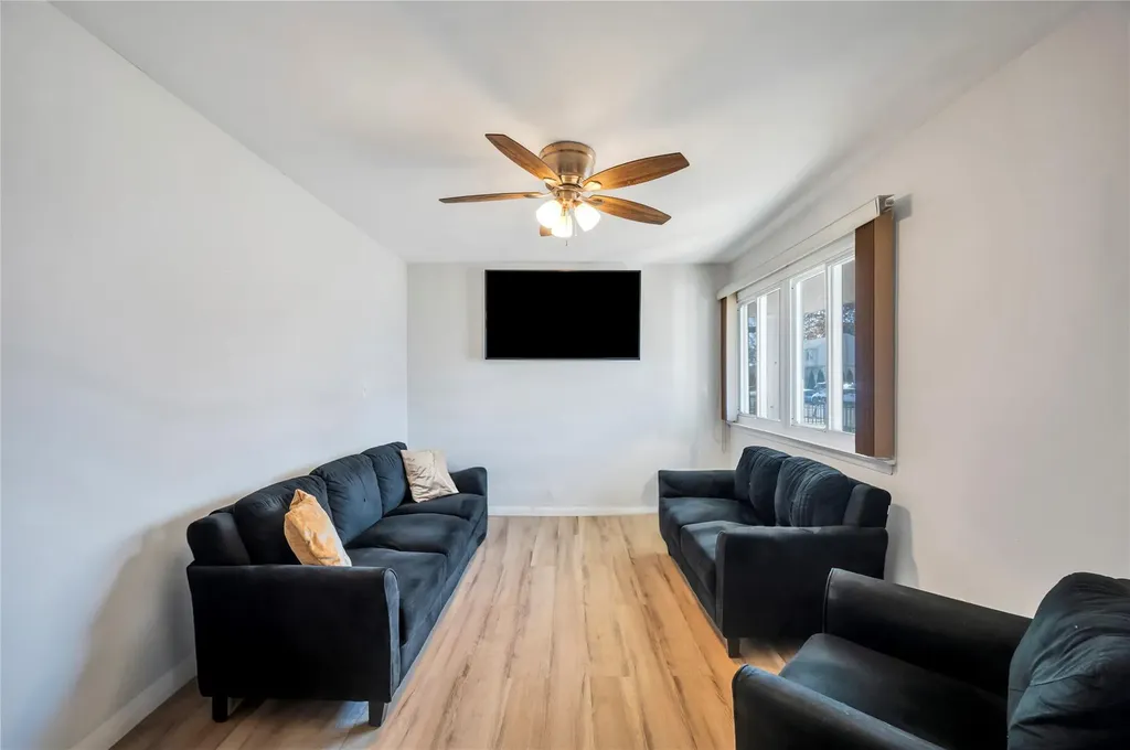 141 Root Avenue Central Islip NY 11722