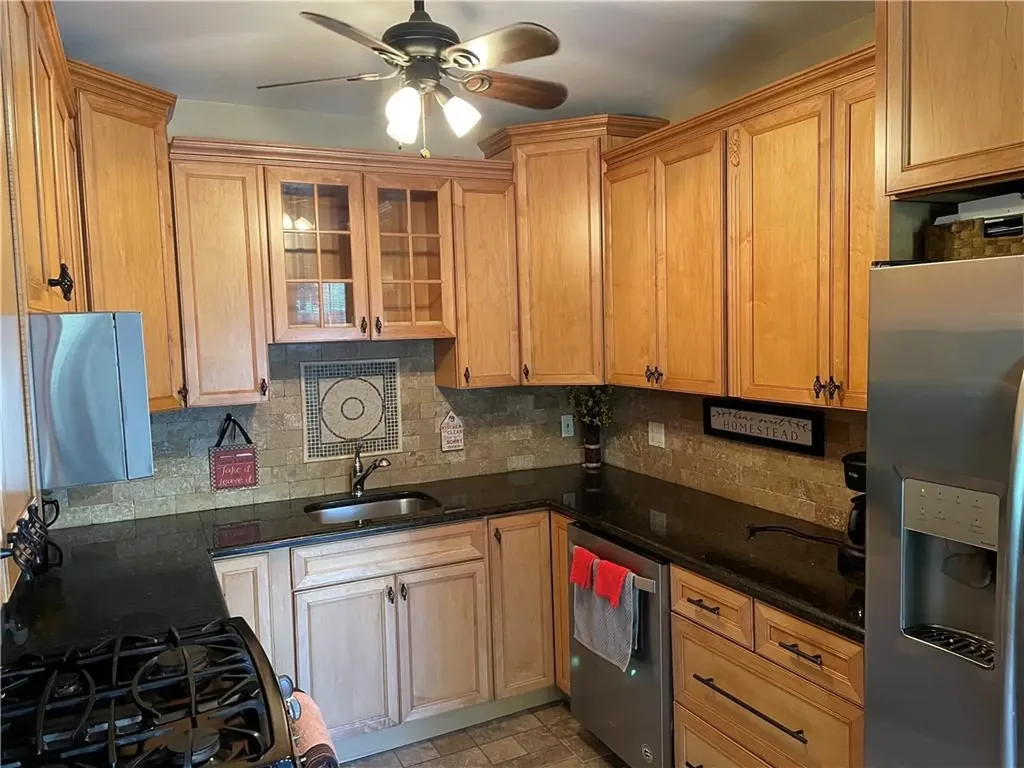 1725 Hering Avenue Bronx NY 10461