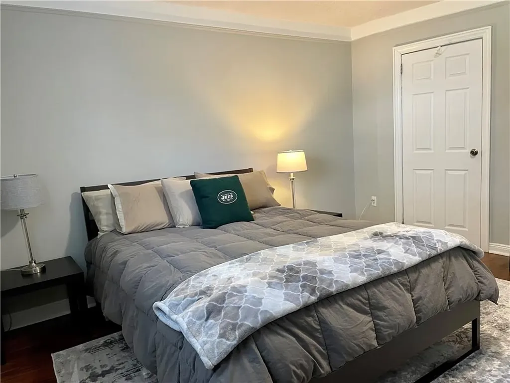 1725 Hering Avenue Bronx NY 10461
