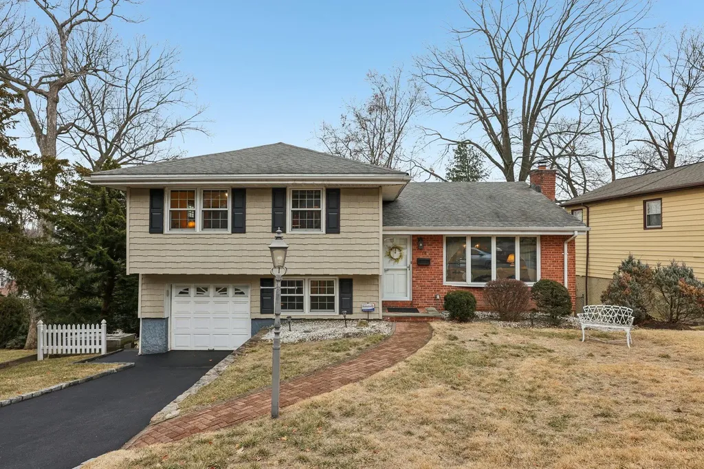 14 Hardy Place Yonkers NY 10703