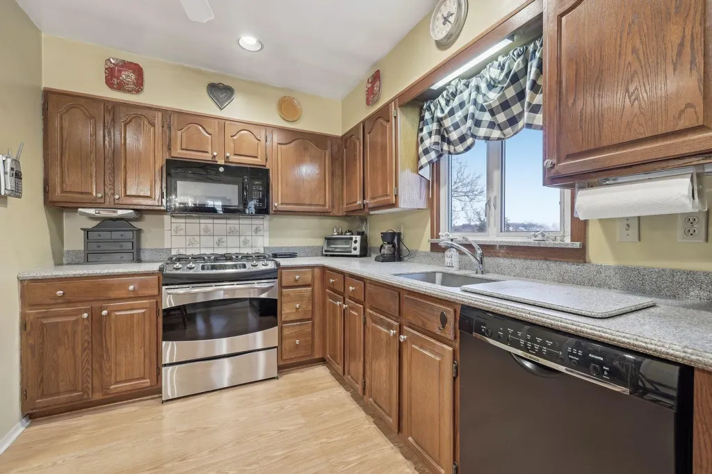 14 Hardy Place Yonkers NY 10703