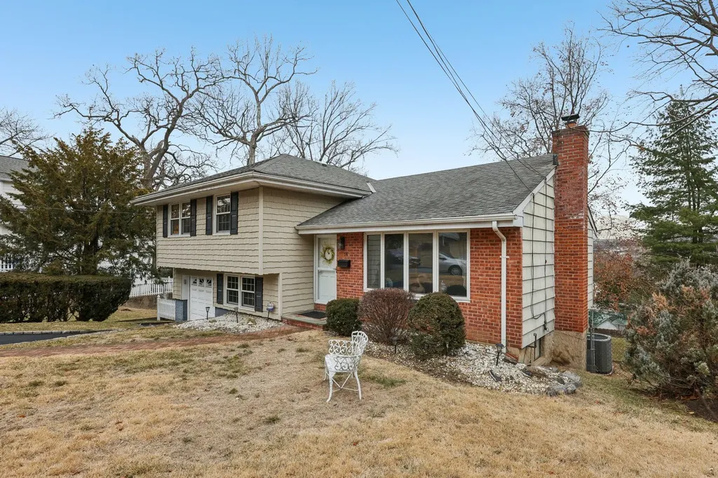 14 Hardy Place Yonkers NY 10703