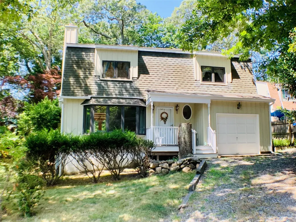 5 Oak Lane Wading River NY 11792