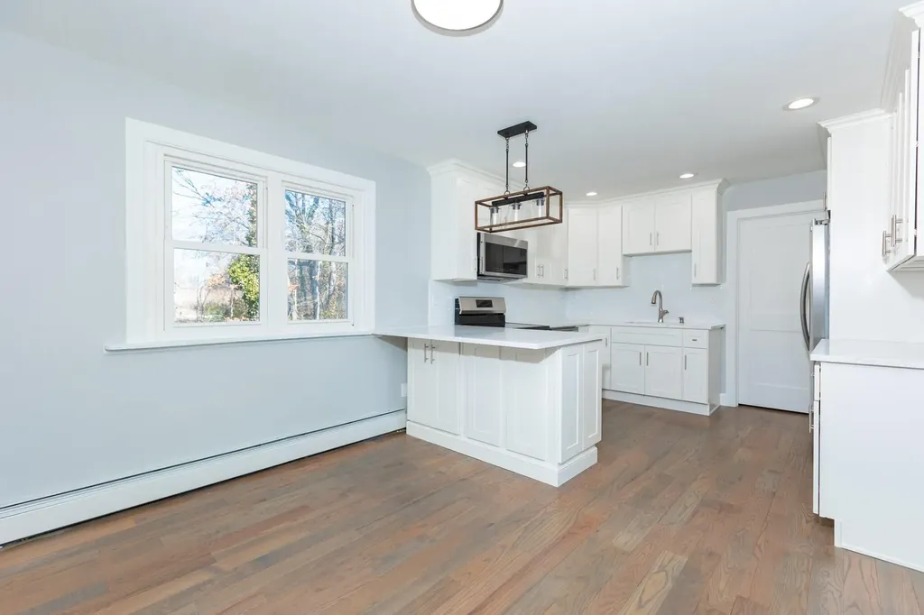 43 Midwood Road West Babylon NY 11704