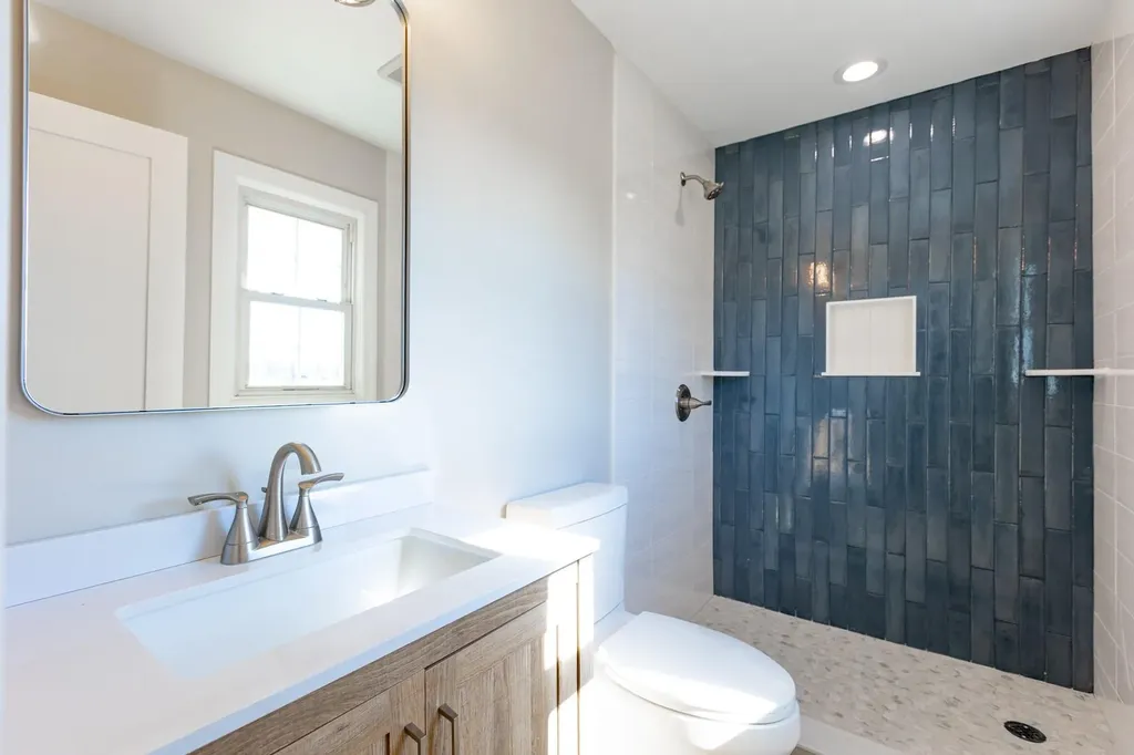 43 Midwood Road West Babylon NY 11704