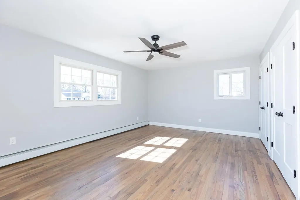 43 Midwood Road West Babylon NY 11704