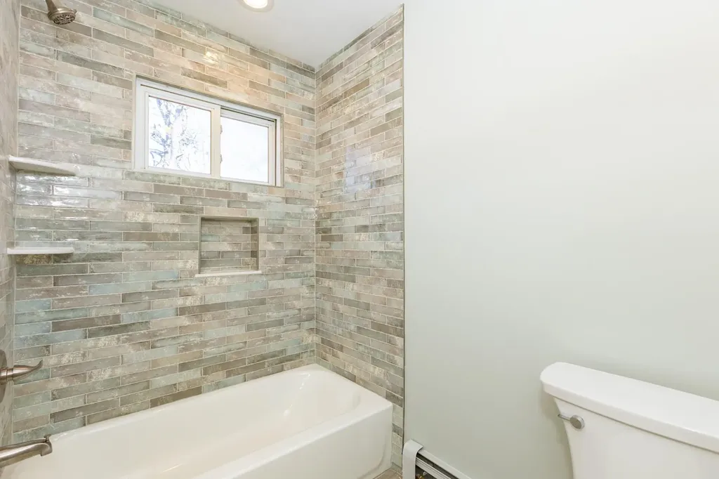 43 Midwood Road West Babylon NY 11704