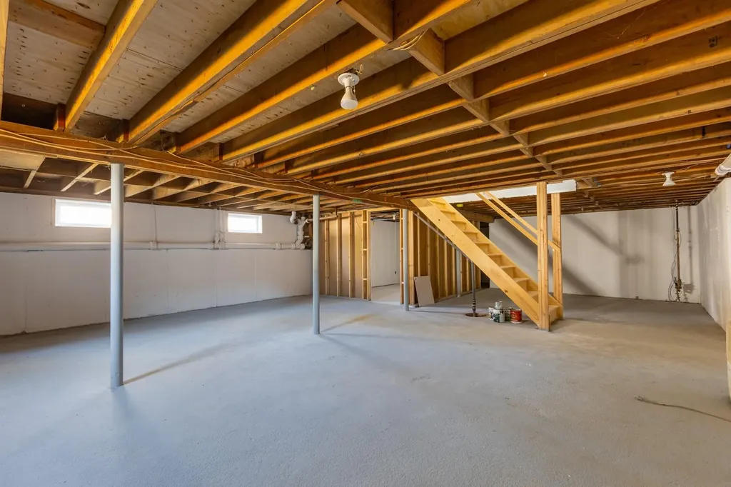 43 Midwood Road West Babylon NY 11704