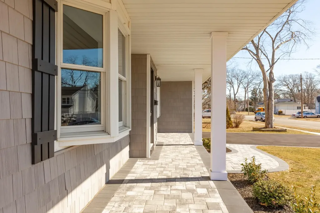 43 Midwood Road West Babylon NY 11704