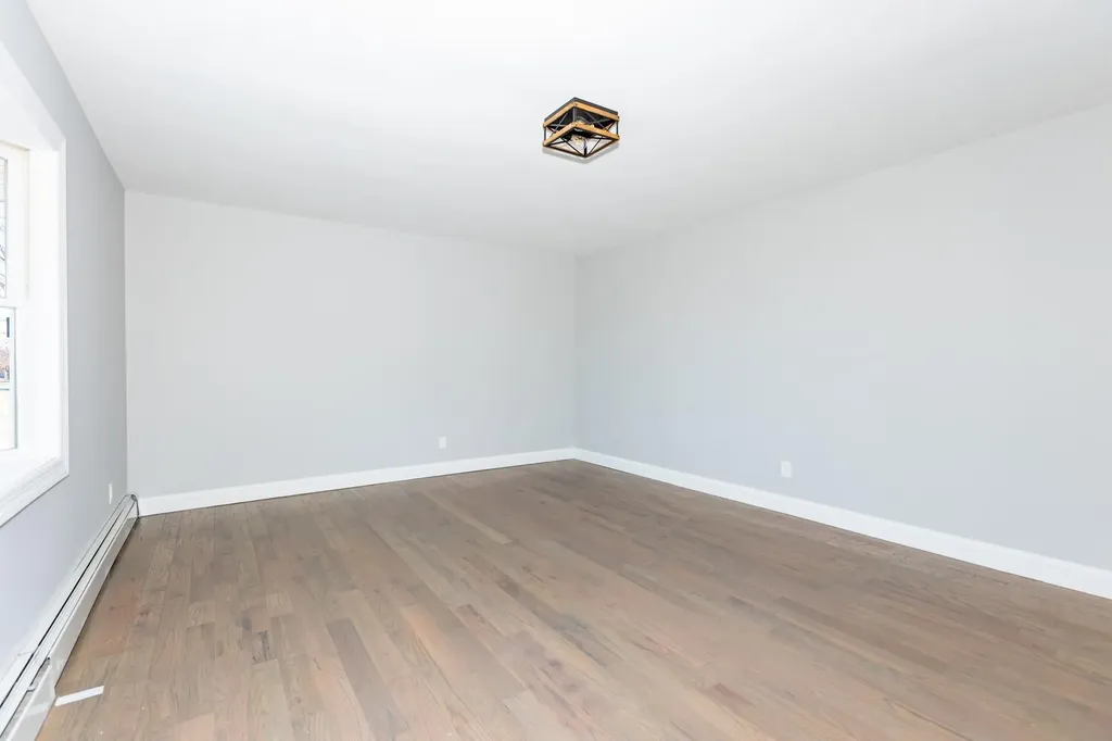 43 Midwood Road West Babylon NY 11704