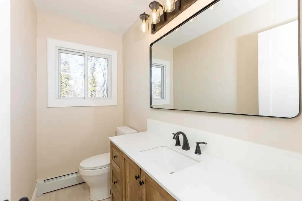 43 Midwood Road West Babylon NY 11704