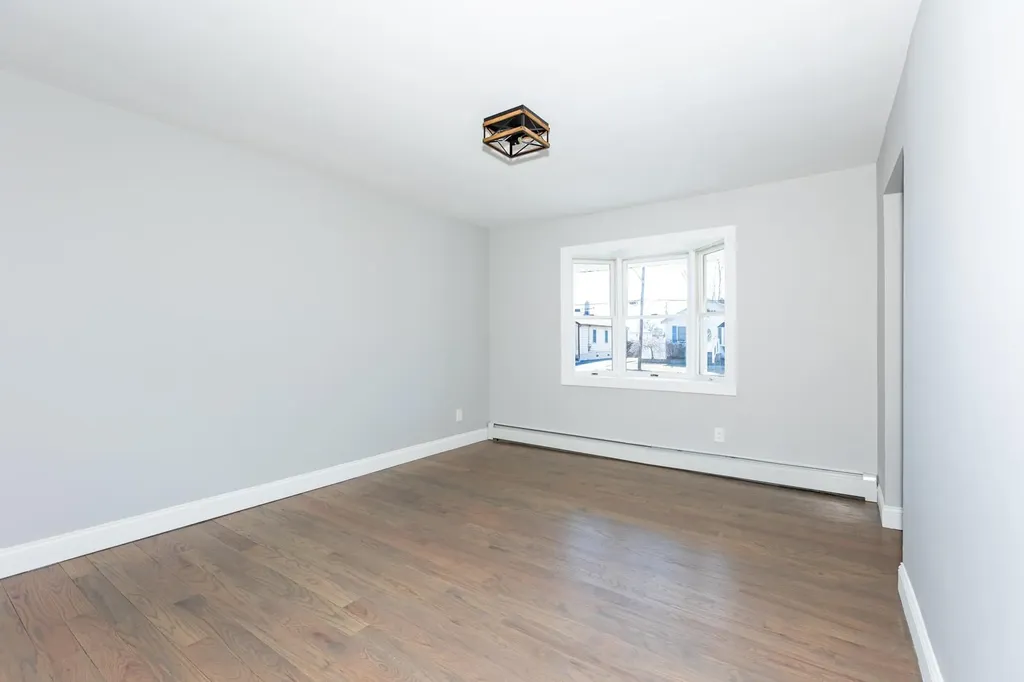 43 Midwood Road West Babylon NY 11704
