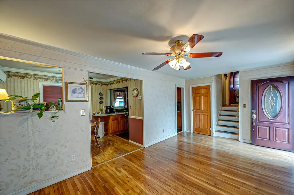 1437 Lincoln Boulevard Bay Shore NY 11706
