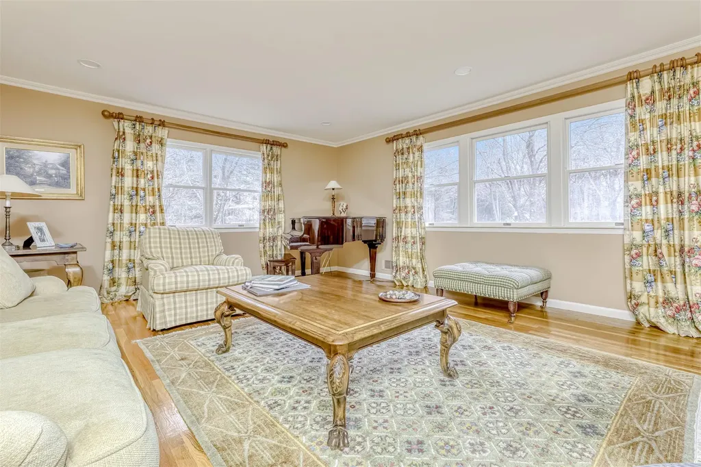 9 Kings Gate Road Suffern NY 10901