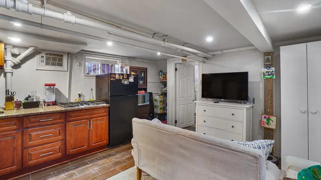 14832 87th Avenue Jamaica NY 11435