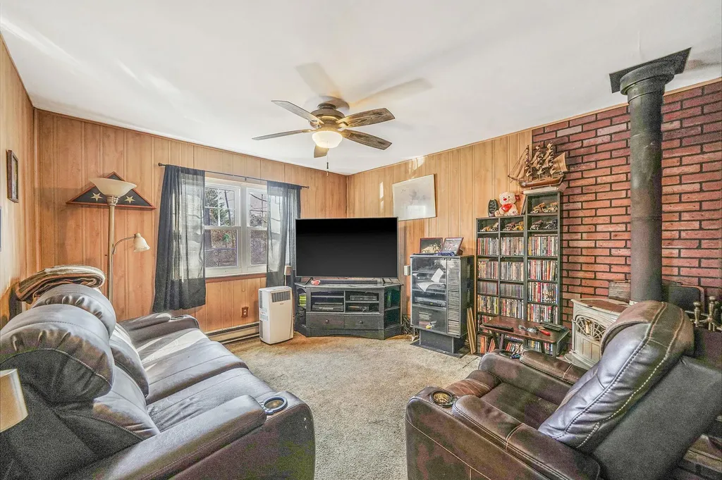17 Susan Drive Bellport NY 11713
