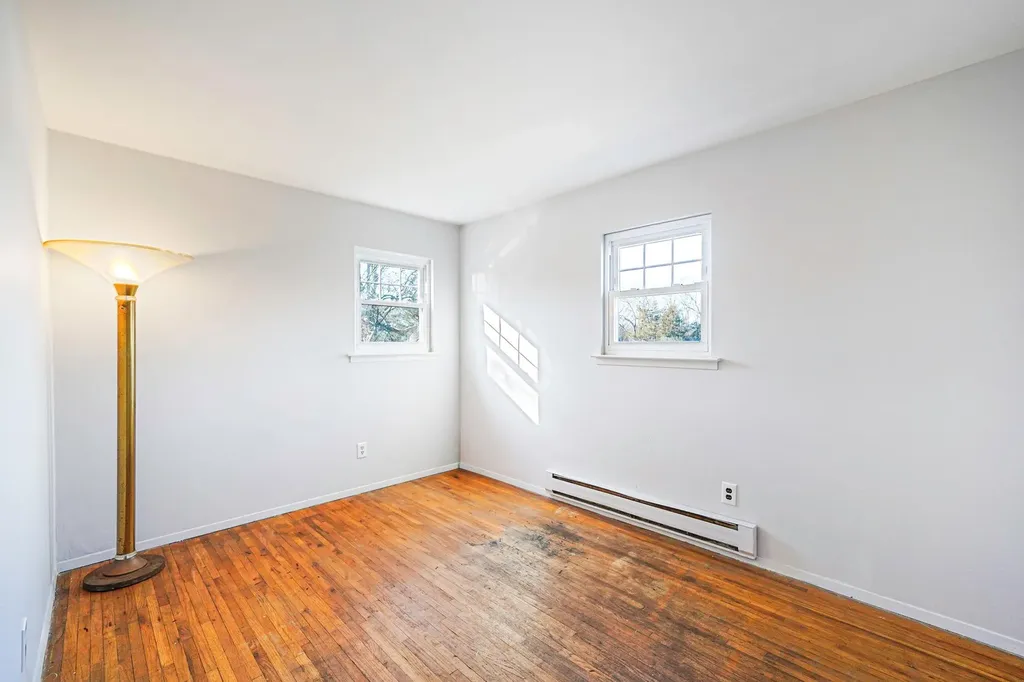 17 Susan Drive Bellport NY 11713