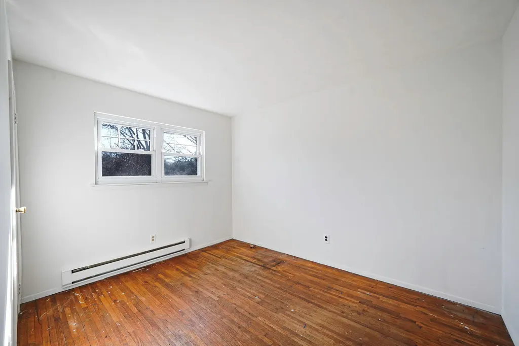 17 Susan Drive Bellport NY 11713