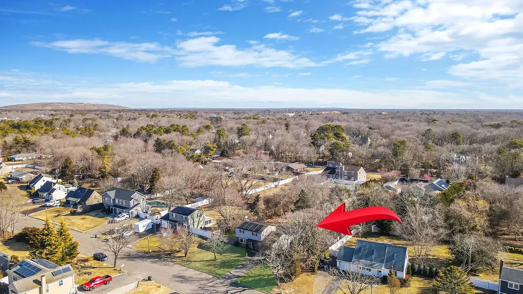 17 Susan Drive Bellport NY 11713