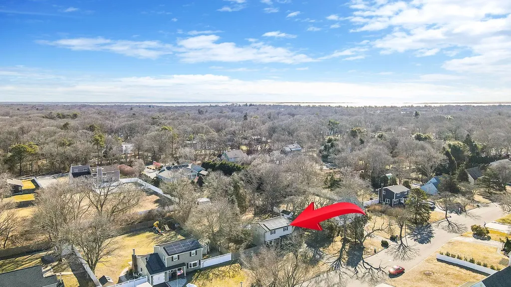 17 Susan Drive Bellport NY 11713