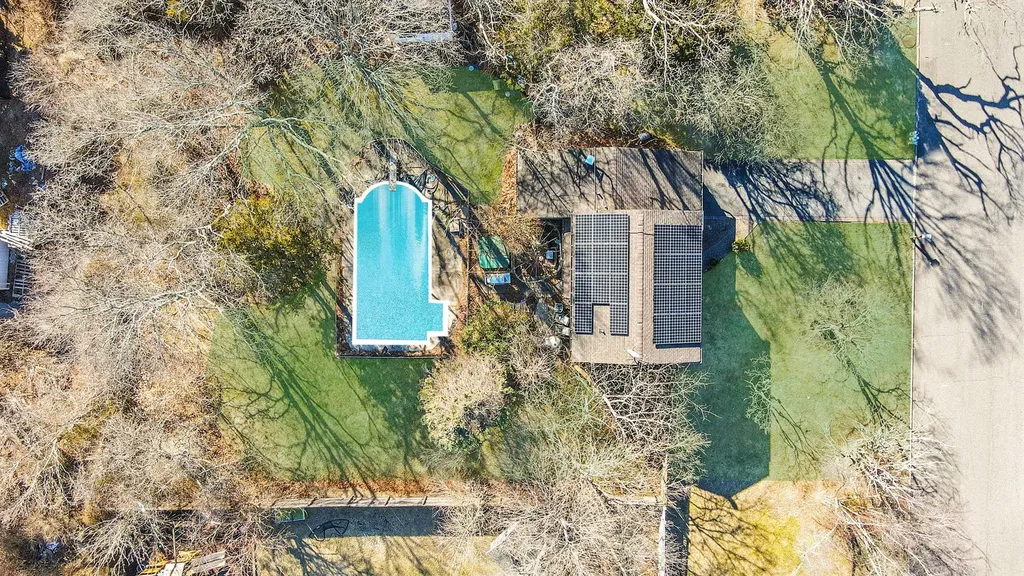 17 Susan Drive Bellport NY 11713