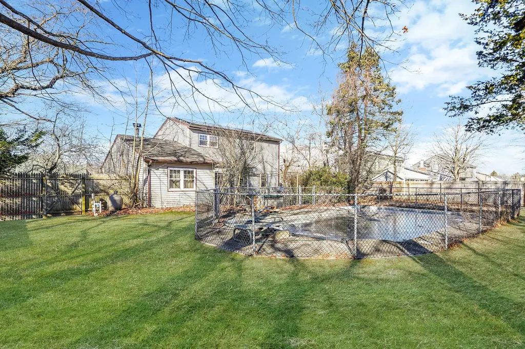 17 Susan Drive Bellport NY 11713