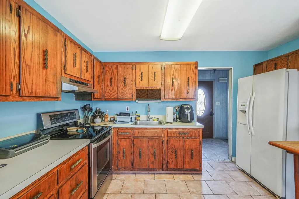 17 Susan Drive Bellport NY 11713