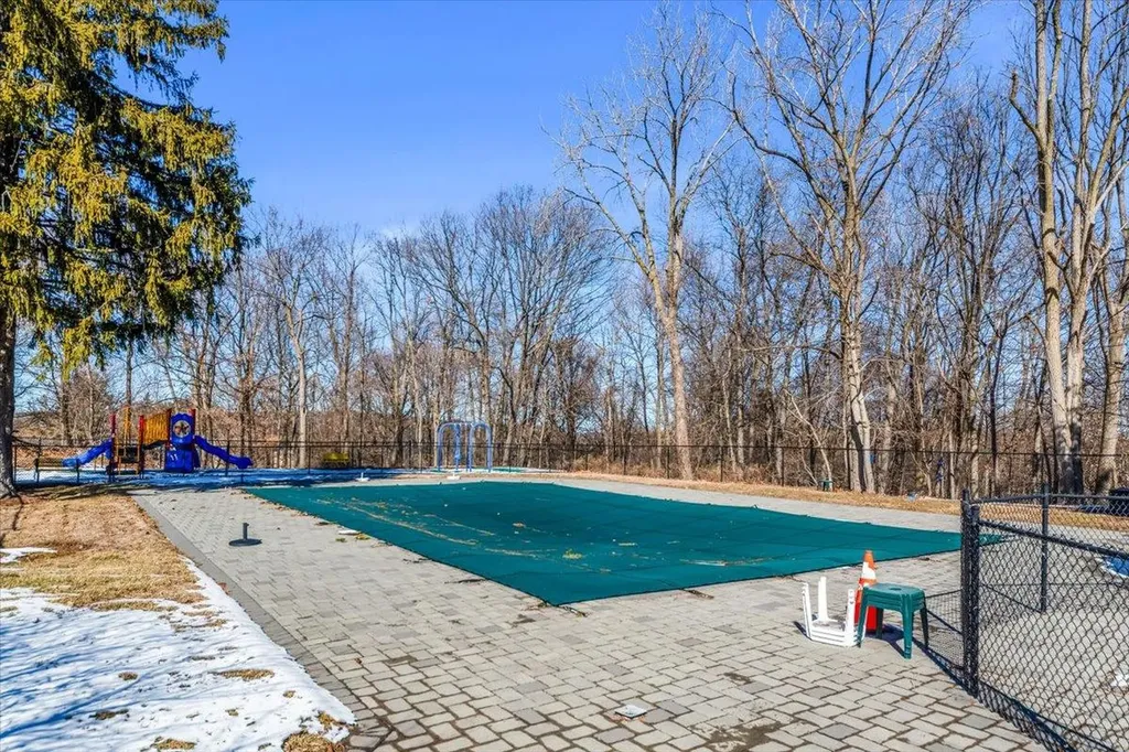 100 Clarewood Drive Hastings-on-hudson NY 10706